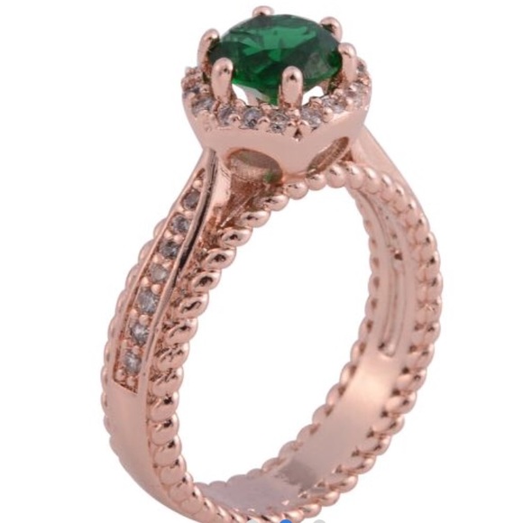 Simulated Green Diamond, Simulated DiamondSimulate - Picture 2 of 3